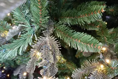 Own Tree Irish Pine grote kunstkerstboom met verlichting groen 240cm - afbeelding 2