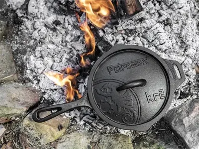 Petromax gietijzeren steelpan "kr2" met deksel 2l - afbeelding 4