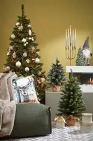Triumph Tree Forest frosted slim kunstkerstboom groen 215cm - afbeelding 2
