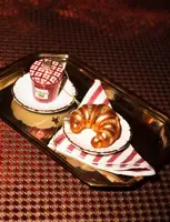 Vondels glazen kerstbal croissant 10cm bruin - afbeelding 4
