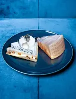 Vondels glazen kerstbal parmezaanse kaas 8.5cm geel - afbeelding 4