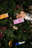 Yup in de boom glazen kerstbal boardingpass ibiza 12cm roze - afbeelding 3