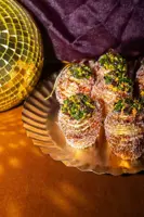 Yup in de boom glazen kerstbal pistache cruffin 7.5cm groen, bruin - afbeelding 3